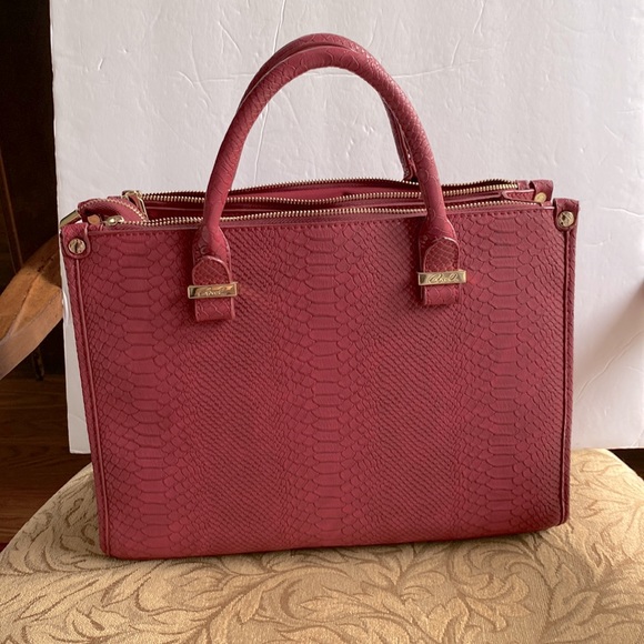 Axel elegant 4 compartments, 3 zipper structured crocodile burgundy  hand bag - Picture 3 of 17
